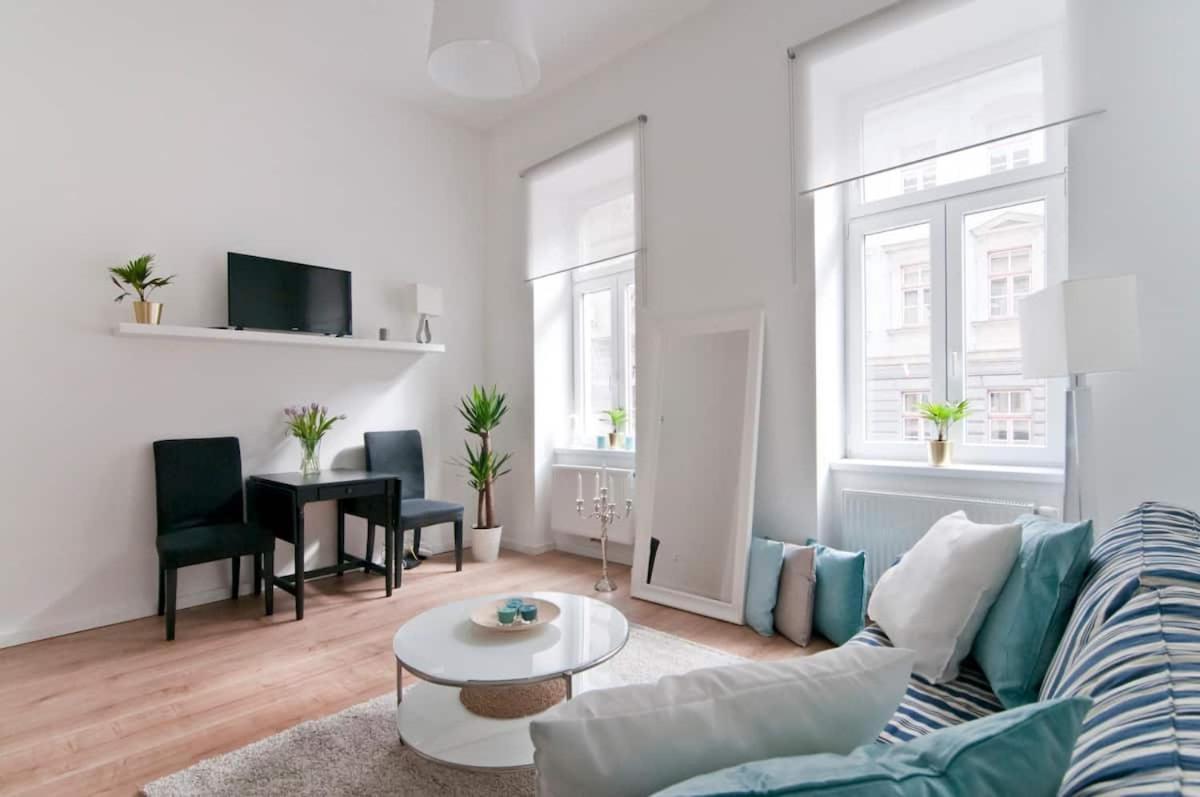 ⍟luxurious And Bright⍟ 5 Min Walk To City Center Appartement Wenen